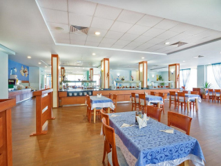 PERLA BEACH  - RESTAURANT 